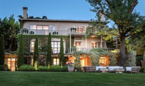 Enchanting 22,000m2 property and elegant 5 bedroom manor
